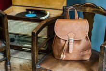 Carica l'immagine nel visualizzatore di Gallery, Zaino in pelle - Creta