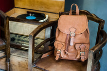 Carica l'immagine nel visualizzatore di Gallery, Zaino in pelle - Santorini