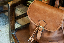 Carica l'immagine nel visualizzatore di Gallery, Zaino in pelle - Creta