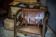 Carica l'immagine nel visualizzatore di Gallery, Cartella in pelle - Roma