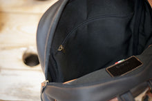 Carica l'immagine nel visualizzatore di Gallery, Zaino in pelle - Bologna