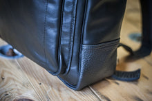 Carica l'immagine nel visualizzatore di Gallery, Zaino in pelle - Milano