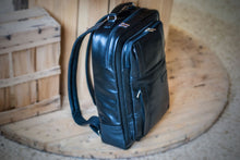 Carica l'immagine nel visualizzatore di Gallery, Zaino in pelle - Milano