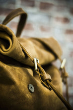 Carica l'immagine nel visualizzatore di Gallery, Zaino in pelle - Mosca