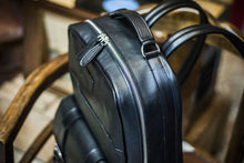 Carica l'immagine nel visualizzatore di Gallery, Zaino in pelle - Berlino