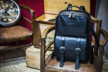 Carica l'immagine nel visualizzatore di Gallery, Zaino in pelle - Berlino