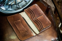 Carica l&#39;immagine nel visualizzatore di Gallery, Portafogli in pelle - Smart wallet
